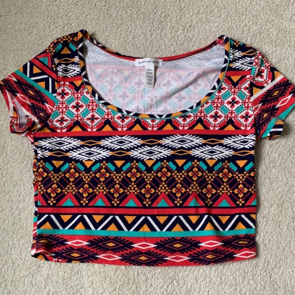 Crop top with geometric pattern